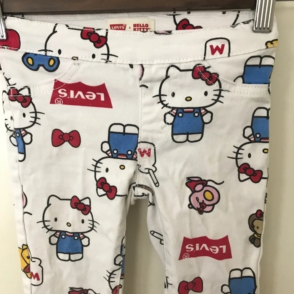 3/$15 Levi’s hello kitty Sanrio kids white pull on Jeggings 4T